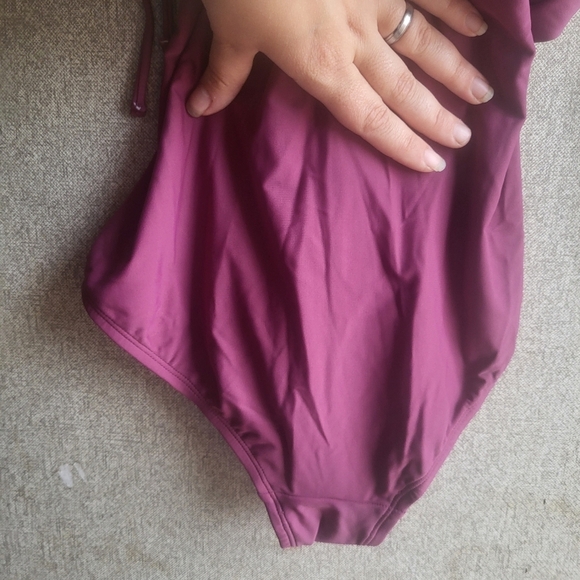 NWT $40 Kona Sol Swim Suit Dress One Piece Bathing Suit Med 8/10 Flattering - Picture 4 of 10